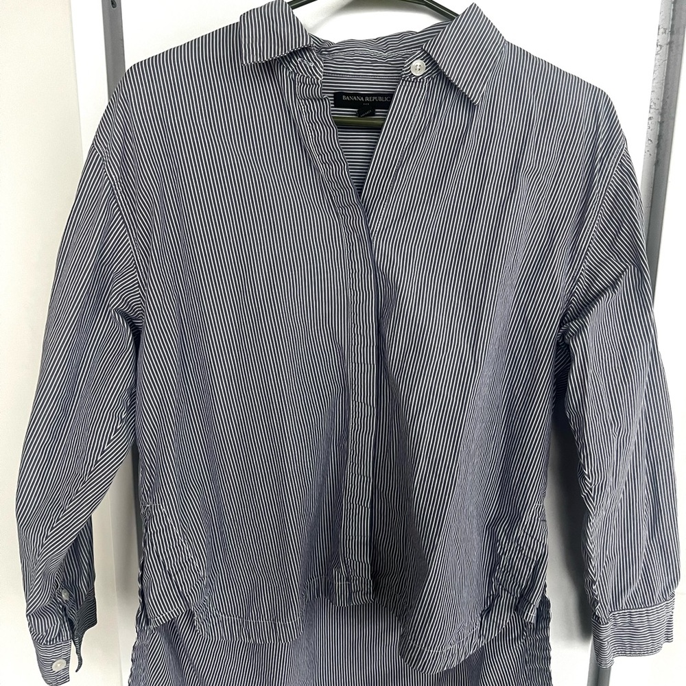 Banana Republic Navy and White Striped Shirt 100% Cotton